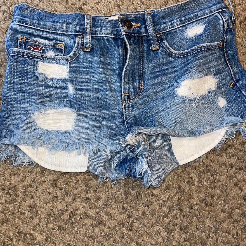 HOLLISTER JEAN SHORTS